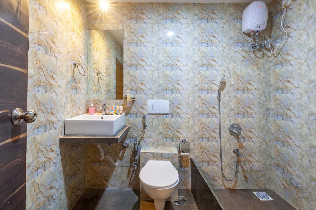 Stayvista'S Vine & Splash - Riverside Villa With An Infinity Pool And Indoor Games Karjat Extérieur photo