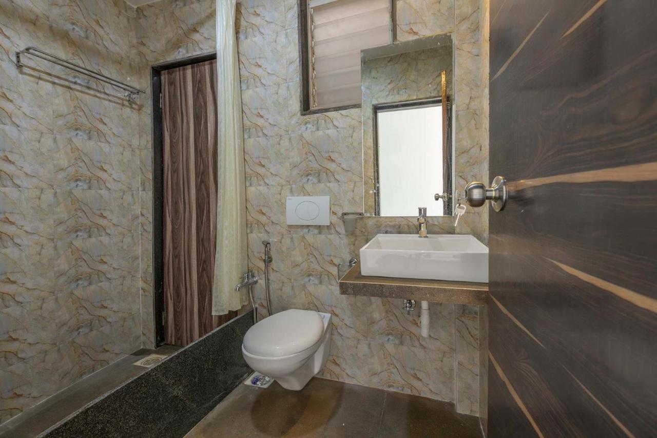 Stayvista'S Vine & Splash - Riverside Villa With An Infinity Pool And Indoor Games Karjat Extérieur photo