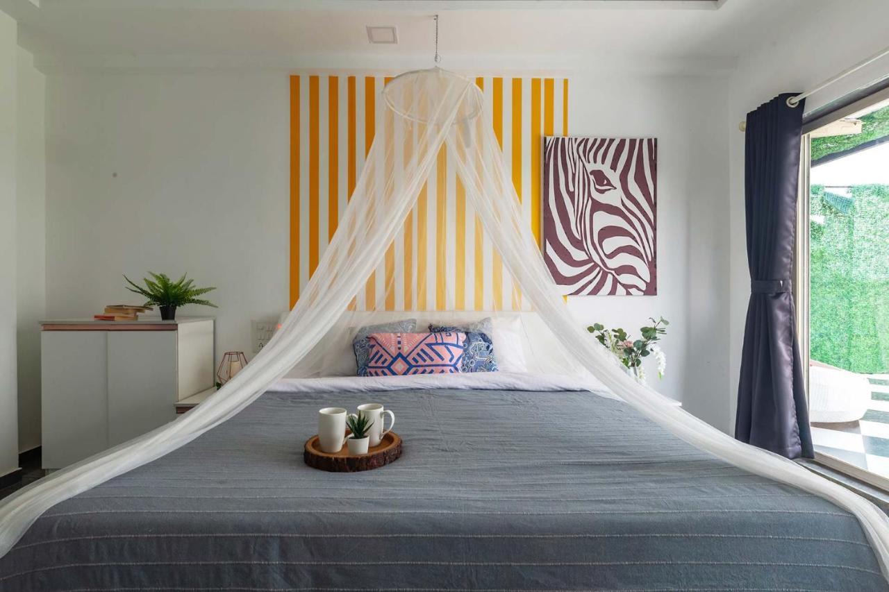 Stayvista'S Vine & Splash - Riverside Villa With An Infinity Pool And Indoor Games Karjat Extérieur photo
